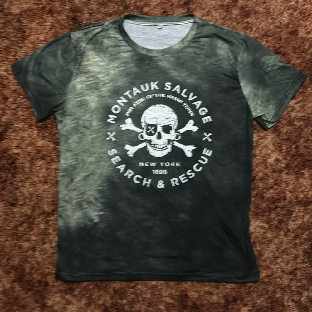 Montauk Salvage Company T-Shirt. Size Large